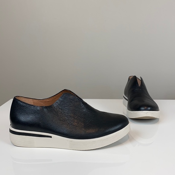 Gentle Souls Kenneth Cole Halden 